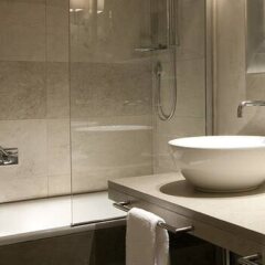 Отель NH Collection Firenze Porta Rossa Италия, Флоренция - отзывы, цены и фото номеров - забронировать отель NH Collection Firenze Porta Rossa онлайн ванная