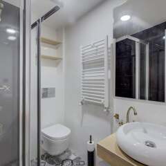 Отель City Centre Apartment - 3BD - 2BT - WIFI Испания, Мадрид - отзывы, цены и фото номеров - забронировать отель City Centre Apartment - 3BD - 2BT - WIFI онлайн ванная фото 2