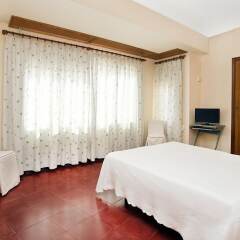 Отель Hostal Tropical Испания, Олива - отзывы, цены и фото номеров - забронировать отель Hostal Tropical онлайн с домашними животными