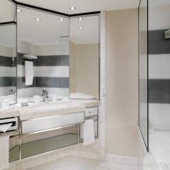 Отель The Westin Grand, Berlin ванная фото 2