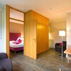 Flora Hotel & Suites Меран комната для гостей фото 3