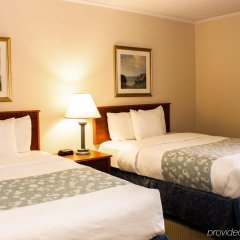 Отель La Quinta Inn by Wyndham Cincinnati North США, Шаронвилль - отзывы, цены и фото номеров - забронировать отель La Quinta Inn by Wyndham Cincinnati North онлайн комната для гостей фото 2