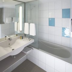 Novotel Rennes Alma in Rennes, France from 142$, photos, reviews - zenhotels.com bathroom photo 2