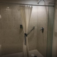 Hotel Misión Guadalajara Carlton ванная
