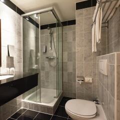 Отель Holiday Inn Brussels Schuman ванная фото 2