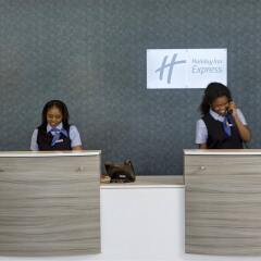 Отель Holiday Inn Express London - ExCeL интерьер отеля