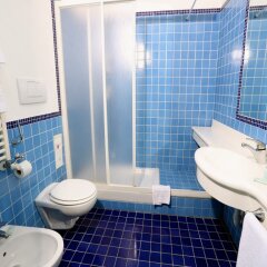 Отель Express Hotel Aosta East Италия, Поллейн - отзывы, цены и фото номеров - забронировать отель Express Hotel Aosta East онлайн ванная фото 2