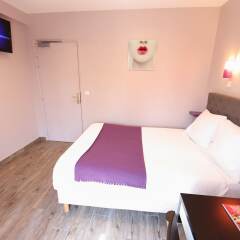 Sweet Hotel сейф в номере