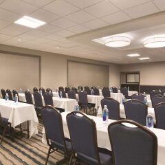Отель Embassy Suites Bloomington Блумингтон фото 9