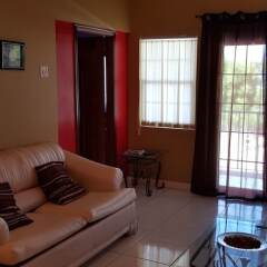 Отель Comfortable Suite 3 комната для гостей