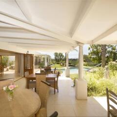Отель Avoca River Cabins гостиничный бар