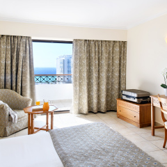 Mitsis Petit Palais Beach Hotel комната для гостей