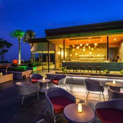 Отель Bandara Phuket Beach Resort гостиничный бар