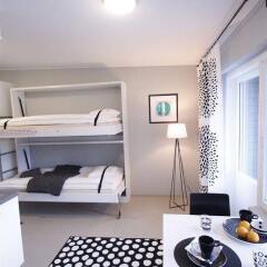 Апартаменты Forenom Apartments Vantaa Rajakylä комната для гостей