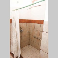 Hostel La Corte Коста-Рика, Сан-Хосе - отзывы, цены и фото номеров - забронировать отель Hostel La Corte онлайн ванная фото 2