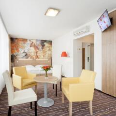 Akcent hotel комната для гостей