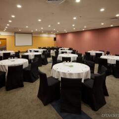 Distinction Hamilton Hotel & Conference Centre с домашними животными