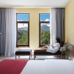 Гостиница Golden Tulip Rosa Khutor (Голден Тюлип Роза Хутор) в Красной Поляне - забронировать гостиницу Golden Tulip Rosa Khutor (Голден Тюлип Роза Хутор), цены и фото номеров Красная Поляна комната для гостей