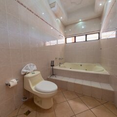 Hotel Real Pacifico in Coatepeque, Guatemala from 115$, photos, reviews - zenhotels.com bathroom