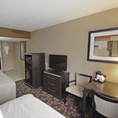 Отель Quality Inn & Suites Denver Stapleton удобства в номере фото 2