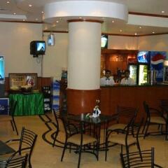Rush Inn Hotel гостиничный бар