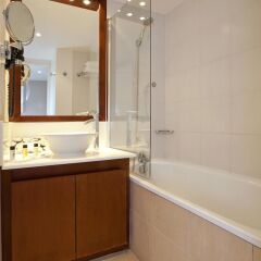 Отель Residhome Courbevoie La Défense ванная фото 2