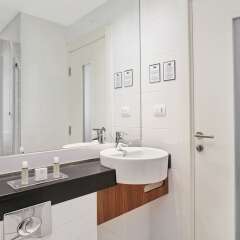 Отель Holiday Inn Express Belgrade - City ванная
