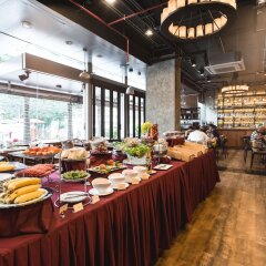 Отель Adelphi Suites Sukhumvit By Compass Hospitality Бангкок фото 4