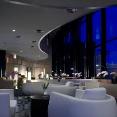 Отель Crowne Plaza Changi Airport Сингапур гостиничный бар