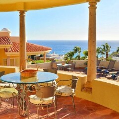 Отель Casa Lorena 4 Bedrooms 3.5 Bathrooms Home Педрегал балкон
