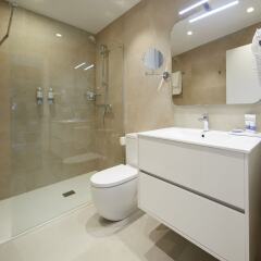 Отель Hondarribia Suites Испания, Фуэнтеррабиа - отзывы, цены и фото номеров - забронировать отель Hondarribia Suites онлайн ванная