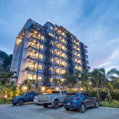 Отель Andaman Breeze Resort парковка