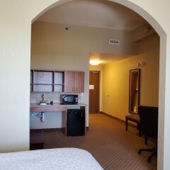 Holiday Inn Express Hotel and Suites Mankato East в номере