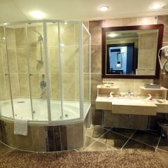 Eser Premium Hotel & SPA Турция, Бююкчекмедже - 2 отзыва об отеле, цены и фото номеров - забронировать отель Eser Premium Hotel & SPA онлайн ванная фото 2