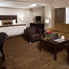 Отель Delta Hotels by Marriott Calgary Downtown Канада, Калгари - отзывы, цены и фото номеров - забронировать отель Delta Hotels by Marriott Calgary Downtown онлайн комната для гостей фото 3