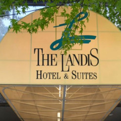Отель Landis Hotel & Suites Канада, Ванкувер - отзывы, цены и фото номеров - забронировать отель Landis Hotel & Suites онлайн спортивное сооружение