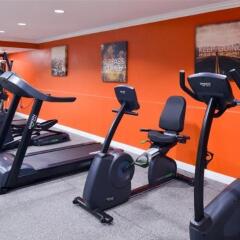 Отель Howard Johnson Los Angeles США, Лос-Анджелес - отзывы, цены и фото номеров - забронировать отель Howard Johnson Los Angeles онлайн фитнесс-зал фото 4