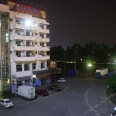 Logistics Business Hotel парковка