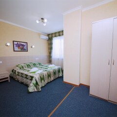 Гостиница Лазурный берег(Анапа) в Анапе 2 отзыва об отеле, цены и фото номеров - забронировать гостиницу Лазурный берег(Анапа) онлайн комната для гостей фото 5