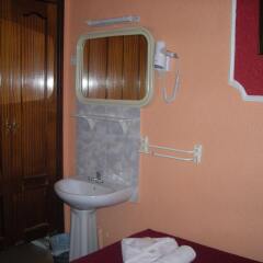 Отель Hostal Comercial ванная