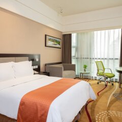 Отель Holiday Inn Express Chengdu Wuhou комната для гостей фото 3