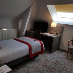 Отель Best Western Plus Aero 44 сейф в номере