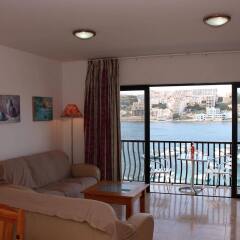 Апартаменты Harbour Lights Apartments Сан-Пауль-иль-Бахар комната для гостей фото 3