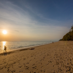 Отель Lanta Casuarina Beach Resort пляж