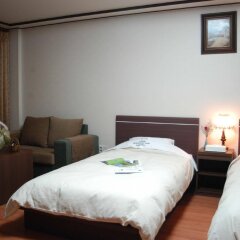 Manhattan Hotel in Jeju, South Korea from 34$, photos, reviews - zenhotels.com guestroom