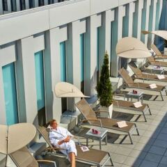 Отель Ramada Hotel & Conference Center München Messe Германия, Мюнхен - отзывы, цены и фото номеров - забронировать отель Ramada Hotel & Conference Center München Messe онлайн балкон