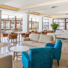 Отель SENTIDO Cala Viñas - Adults Only интерьер отеля
