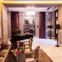 Отель The Waldorf Hilton развлечения