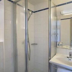 Отель Kyriad Paris Bercy Village Франция, Париж - 6 отзывов об отеле, цены и фото номеров - забронировать отель Kyriad Paris Bercy Village онлайн ванная