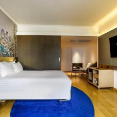 Отель Novotel Siam Square Бангкок сейф в номере